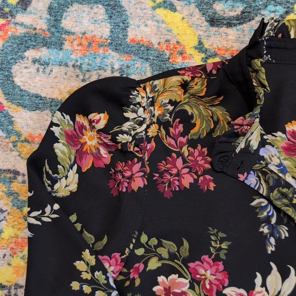 Tahari floral long sleeve blouse black multicolor XS NWOT - Picture 3 of 5